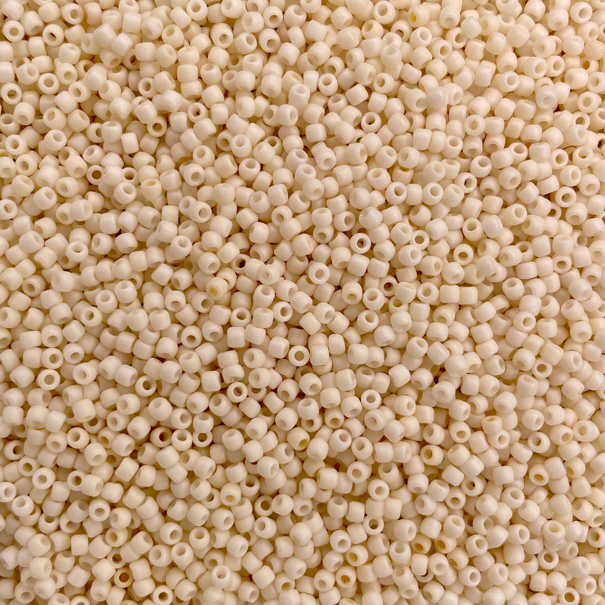Toho glasperler, round, 11/0, Opaque, 50 gram, klik for at se alle farver