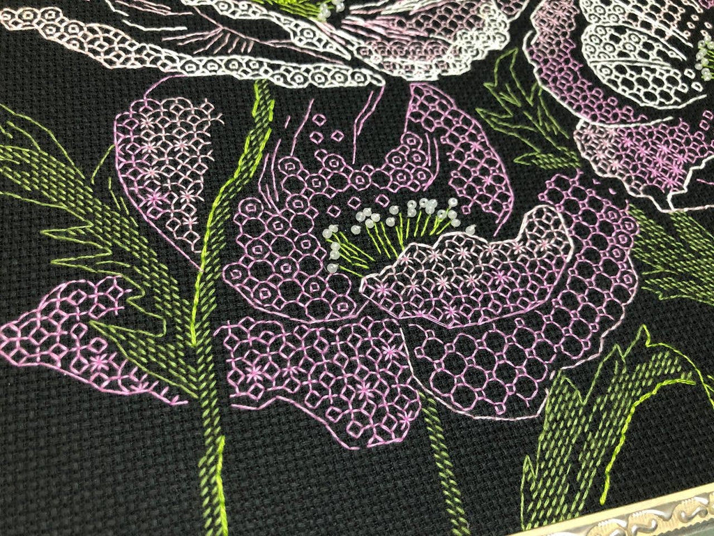 Broderisæt, korssting, Valmuer i natten