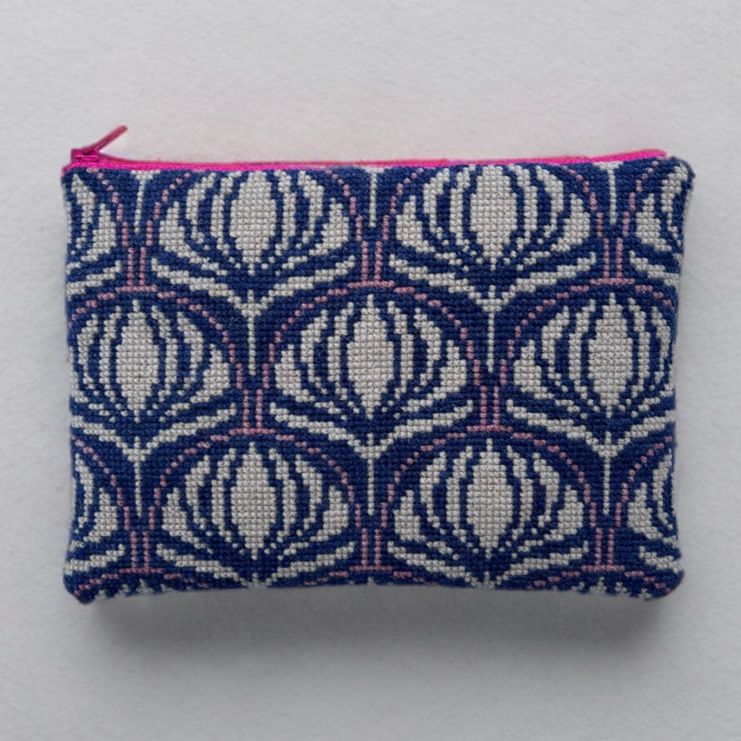 Clutch Alba, Baldyre design