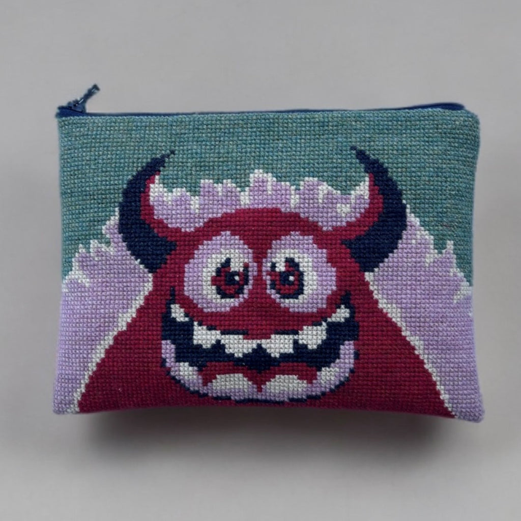 Clutch Fru Tø, Baldyre design